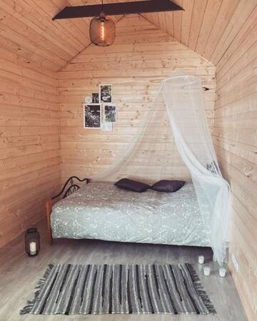 Фото номера Двухместный номер с 1 кроватью и террасой Кемпинги Tree house Linde г. Kaibala 16